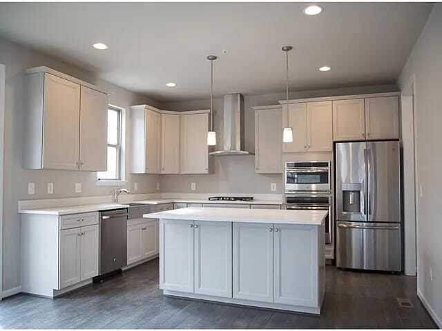 Building Photo - 17905 Woods View Dr