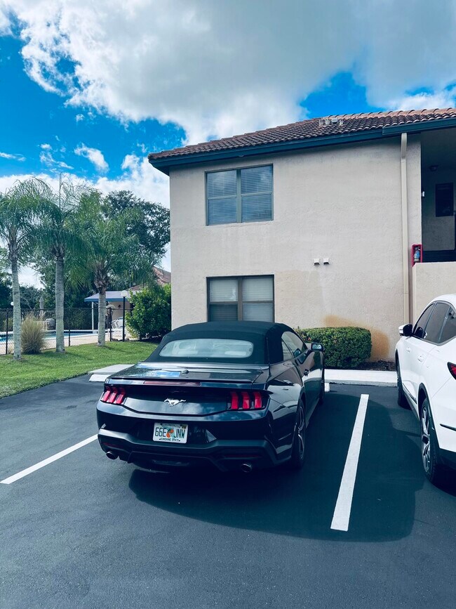 Building Photo - 2454 SE Garden Terrace