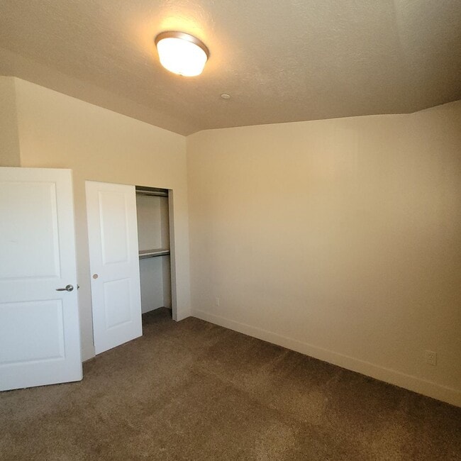 Building Photo - Heber Ranch Landing Condo