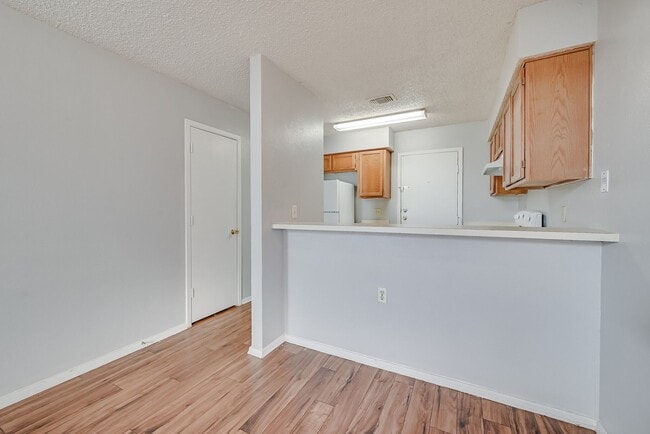 Building Photo - 614 Lillard Rd