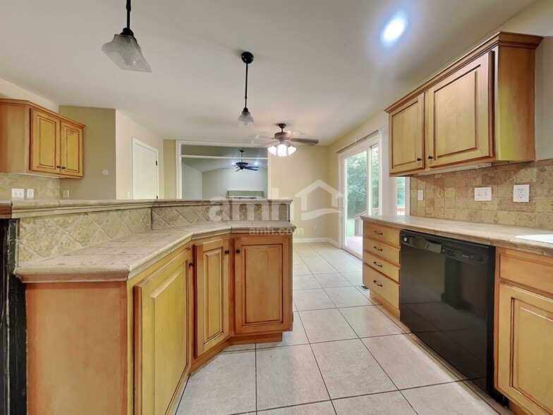 Building Photo - 2016 Winter Hvn