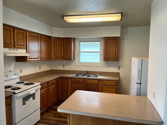 Primary Photo - 223 N Webster St