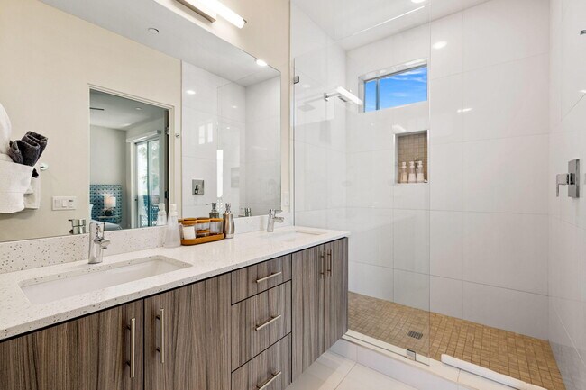 Building Photo - 191 The Riv