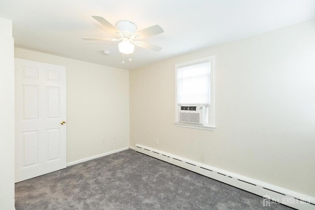 Building Photo - 200 Plainfield Rd