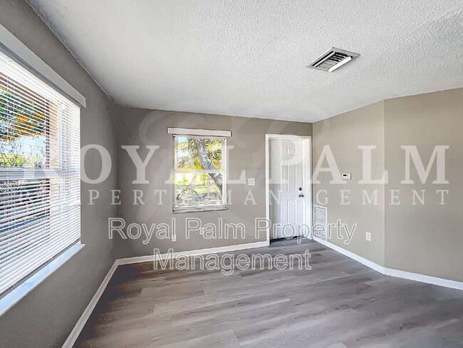 Building Photo - 13037 First Street- 1