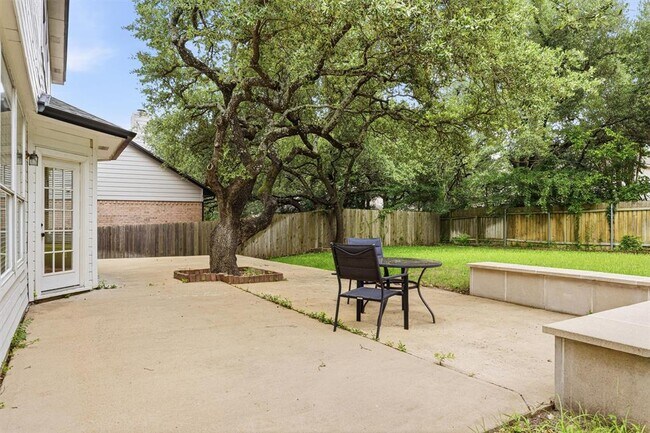 Building Photo - 2813 Cortez Dr