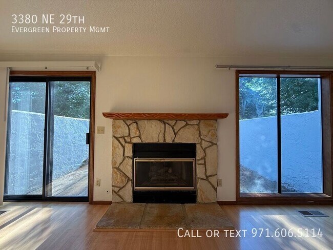 Building Photo - 3380 NE 29th St