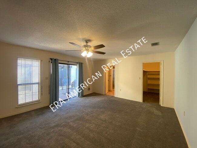 Building Photo - 925 Holbrook Cir