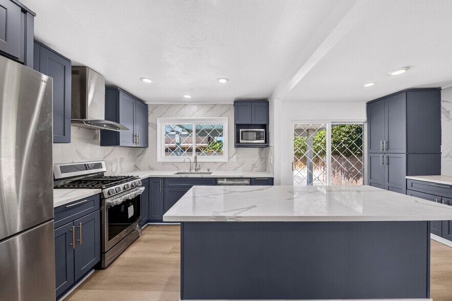 Building Photo - 8321 Santa Margarita Ln