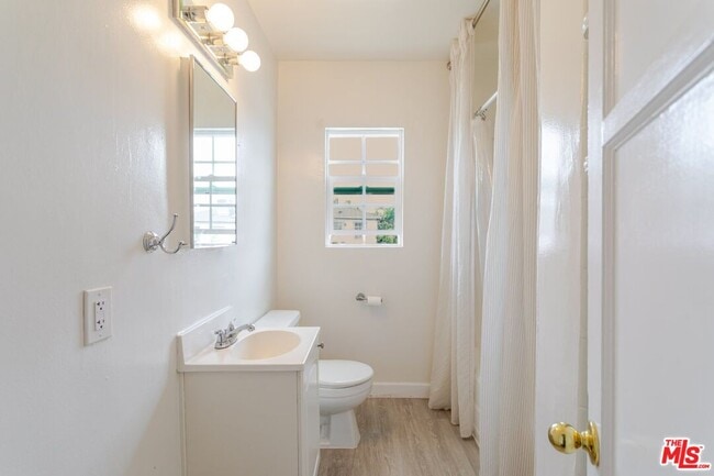 Building Photo - 1708 S Crescent Heights Blvd