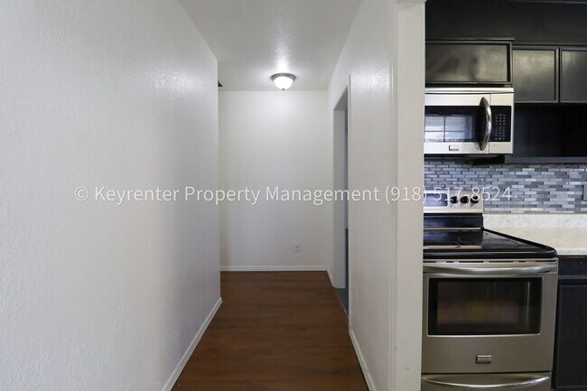 Building Photo - East Tulsa 3 Bedroom Gem! Available for immediate move in!