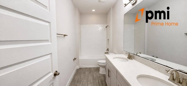 Building Photo - **Charming Upgraded 4-Bedroom Home for Rent in Waterleigh Community**
