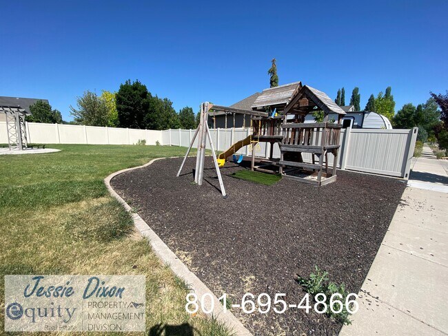 Building Photo - 910 James Cir