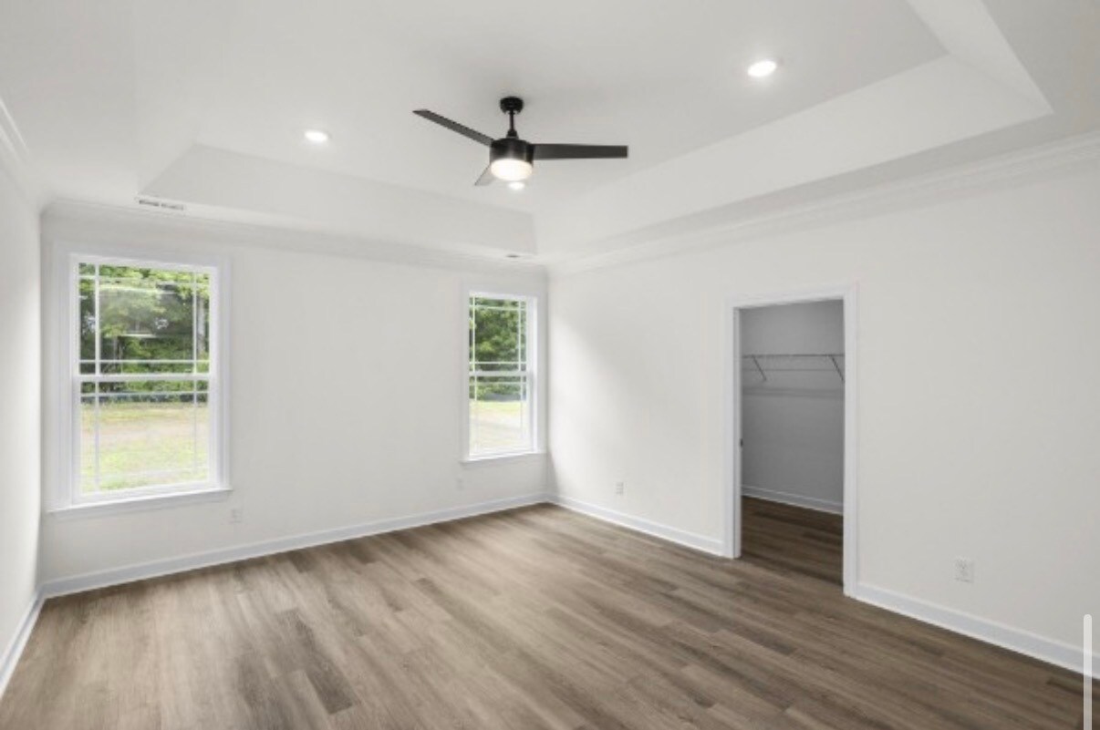Building Photo - 5021 Salient Dr