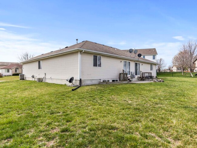 Building Photo - 6901 N Steamboat Dr