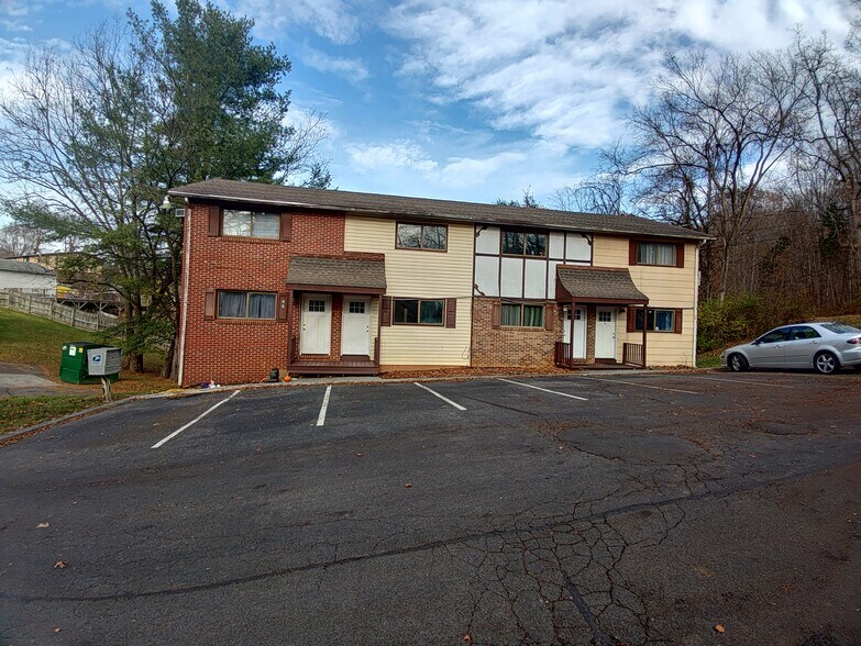 Building Photo - 360 Sneed Hill Rd
