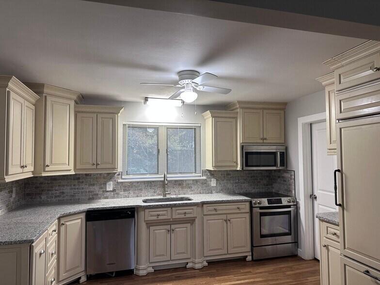 Building Photo - 1630 Peachtree Road