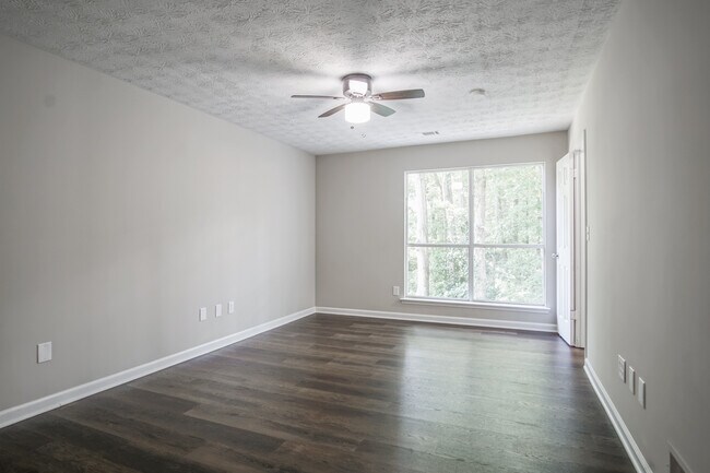 Building Photo - 3137 Glen Hollow Dr
