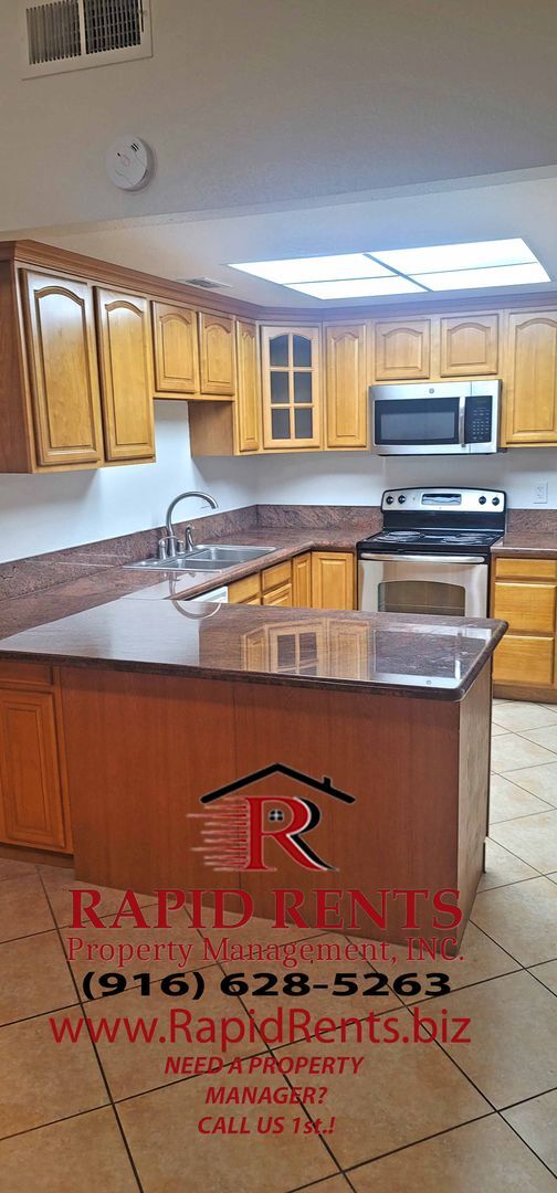 Building Photo - Fantastic opportunity in S. Sacramento! Co...