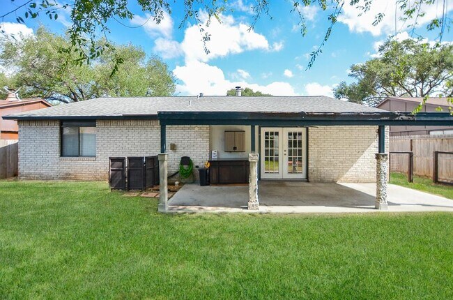 Building Photo - 17323 Glenpatti Dr