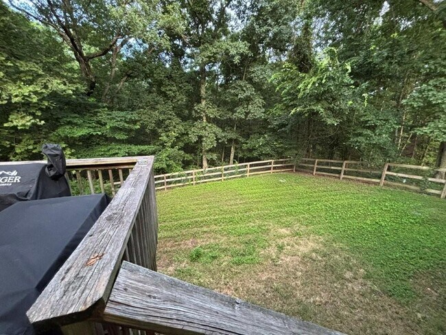 Building Photo - 6 Hart Ln