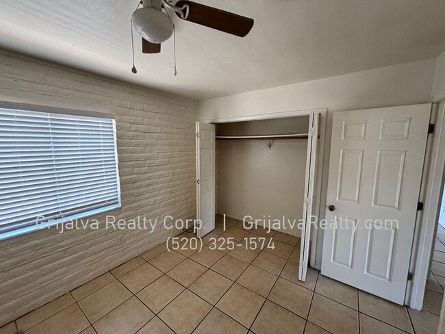 Building Photo - 110elm