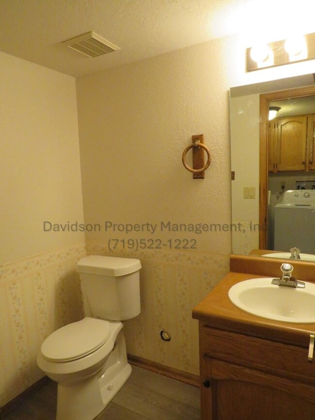 Building Photo - Charming 3 Bedroom House in the Briargate ...