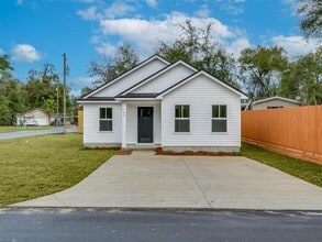 Building Photo - 76 Merwyn Dr