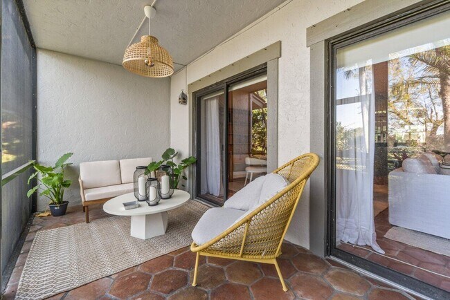 Building Photo - 11223 Pond View Dr