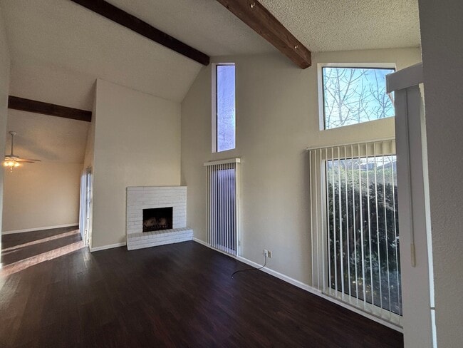 Building Photo - 5332-5332 Angelina Ave