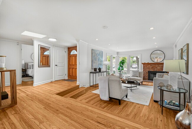 Building Photo - West San Jose home four bedrooms three baths with separate bedroom and full bath