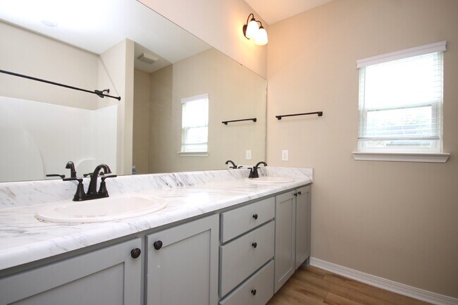 Building Photo - Enjoy Country Living with Modern Comforts!  3BR/2BA Home  with Granite Countertops, Covered Porch...