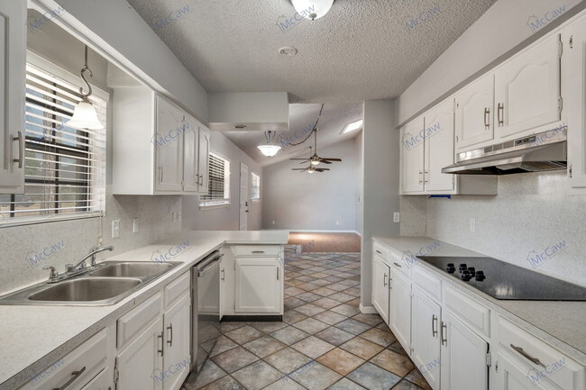 Building Photo - 5117 Bahama Dr