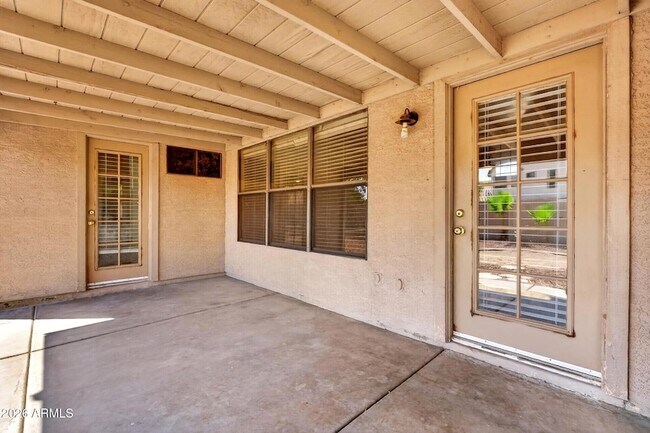 Building Photo - 7427 W Topeka Dr