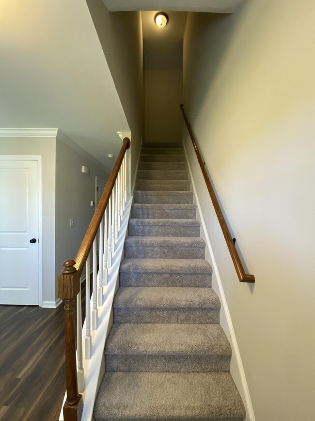 Building Photo - 617 Rockland Dr