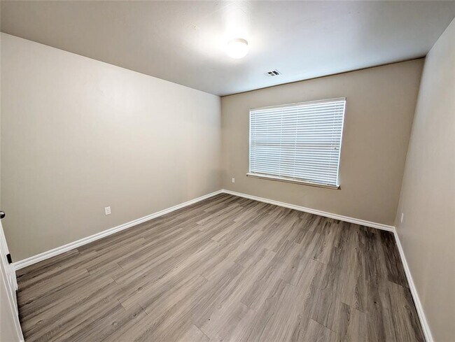 Building Photo - 3332 SE 94th St
