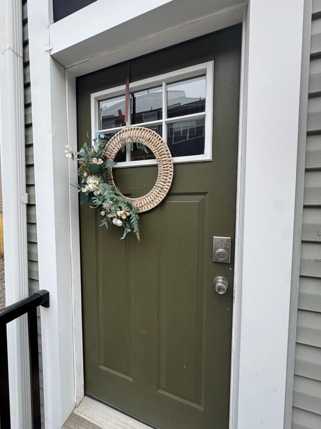 Building Photo - Beautifully Renovated 3BR Row Home in Deutschtown – Spacious, Modern & Incredible Location