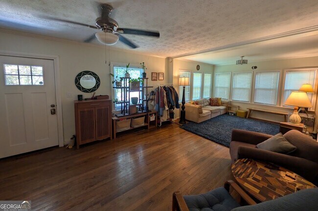 Building Photo - 626 Gordon Cir