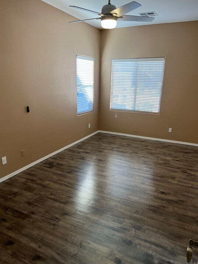 Building Photo - 25 S Quinn Cir