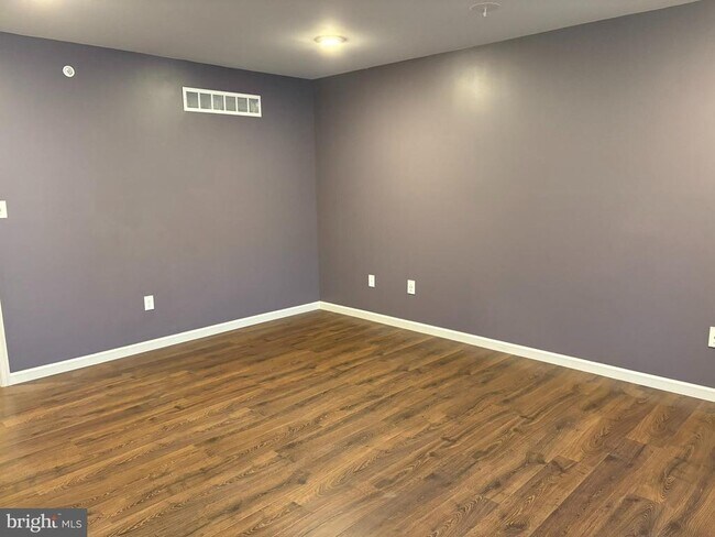 Building Photo - 3098 Goshen Dr