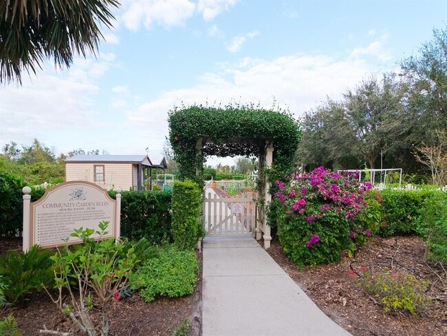 Building Photo - 5011 Sandy Brook Cir
