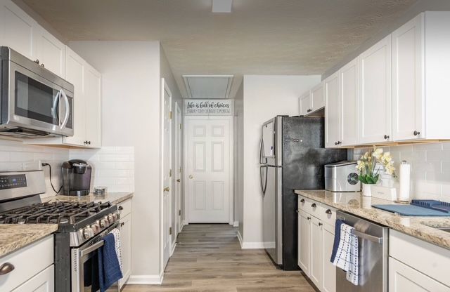 Building Photo - 353 Nunnally Dr