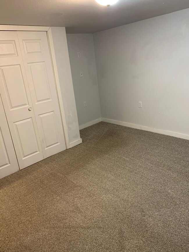 Building Photo - 406 S 11th St