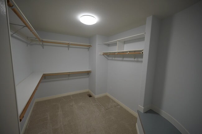 Building Photo - 3 bed 2 bath home near Carrie Blake Park, ...