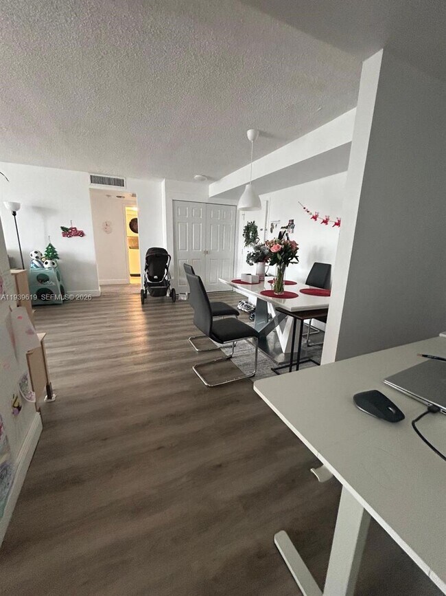 Building Photo - 250 174th St