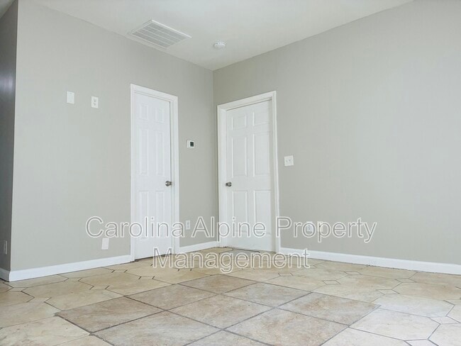 Building Photo - 110 N Webb St