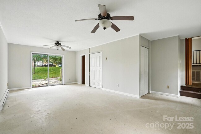 Building Photo - 701 Gaywood Dr