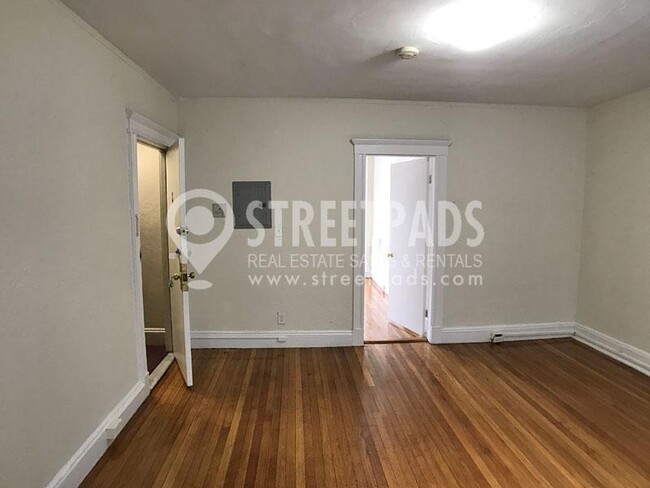 Building Photo - 1 bedroom in Boston MA 02215