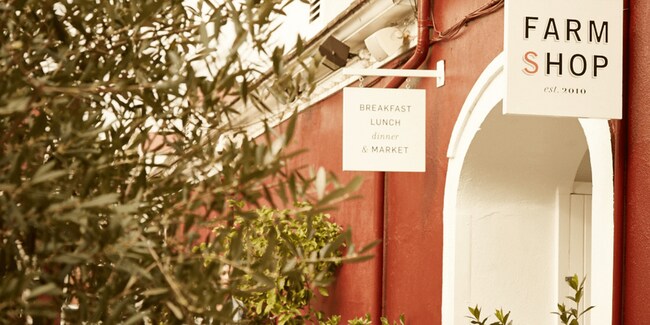 Building Photo - 11970 Montana Ave