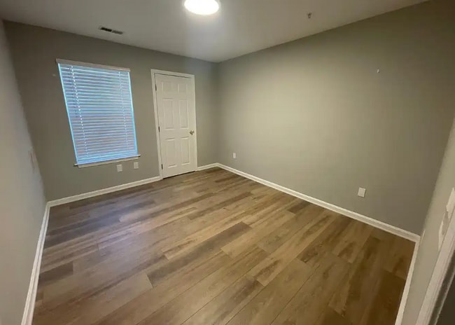 Building Photo - Condo In Annapolis